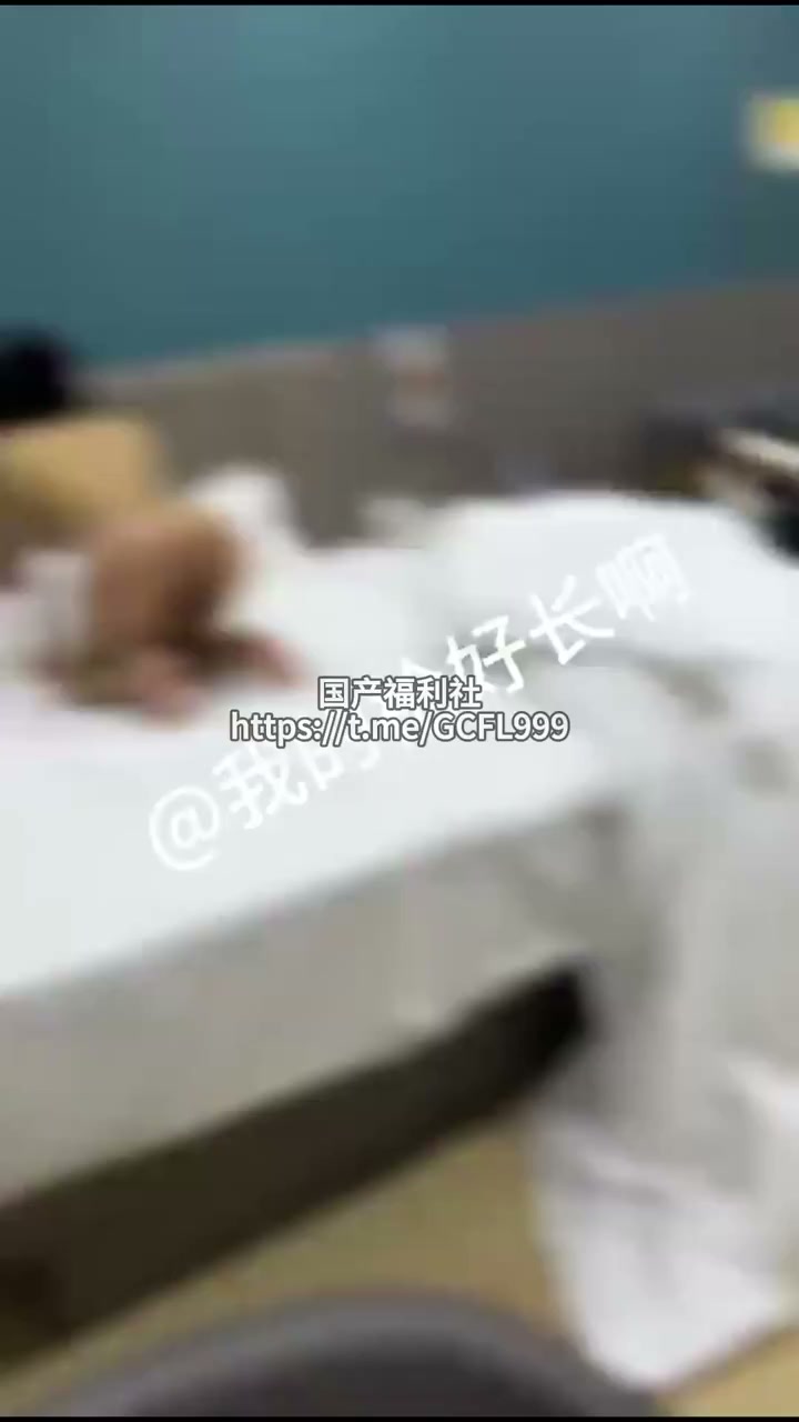 后入翘臀 图片 1